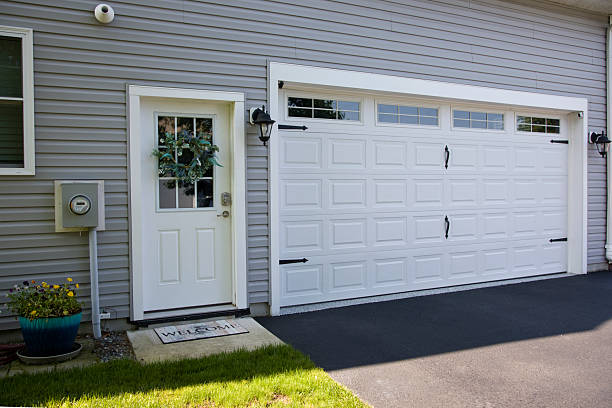 24/7 Emergency Garage Door Panel Replacement experts in Upper Pohatcong, NJ